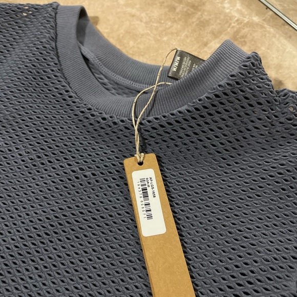 Perforated Seamless Cropped T-Shirt - Picture 3 of 4